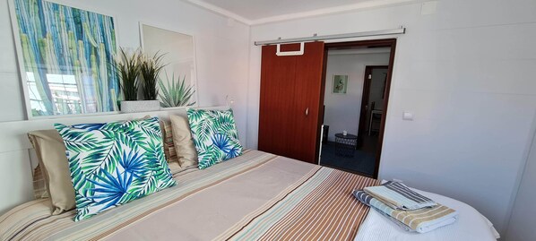 1 bedroom, free WiFi, bed sheets