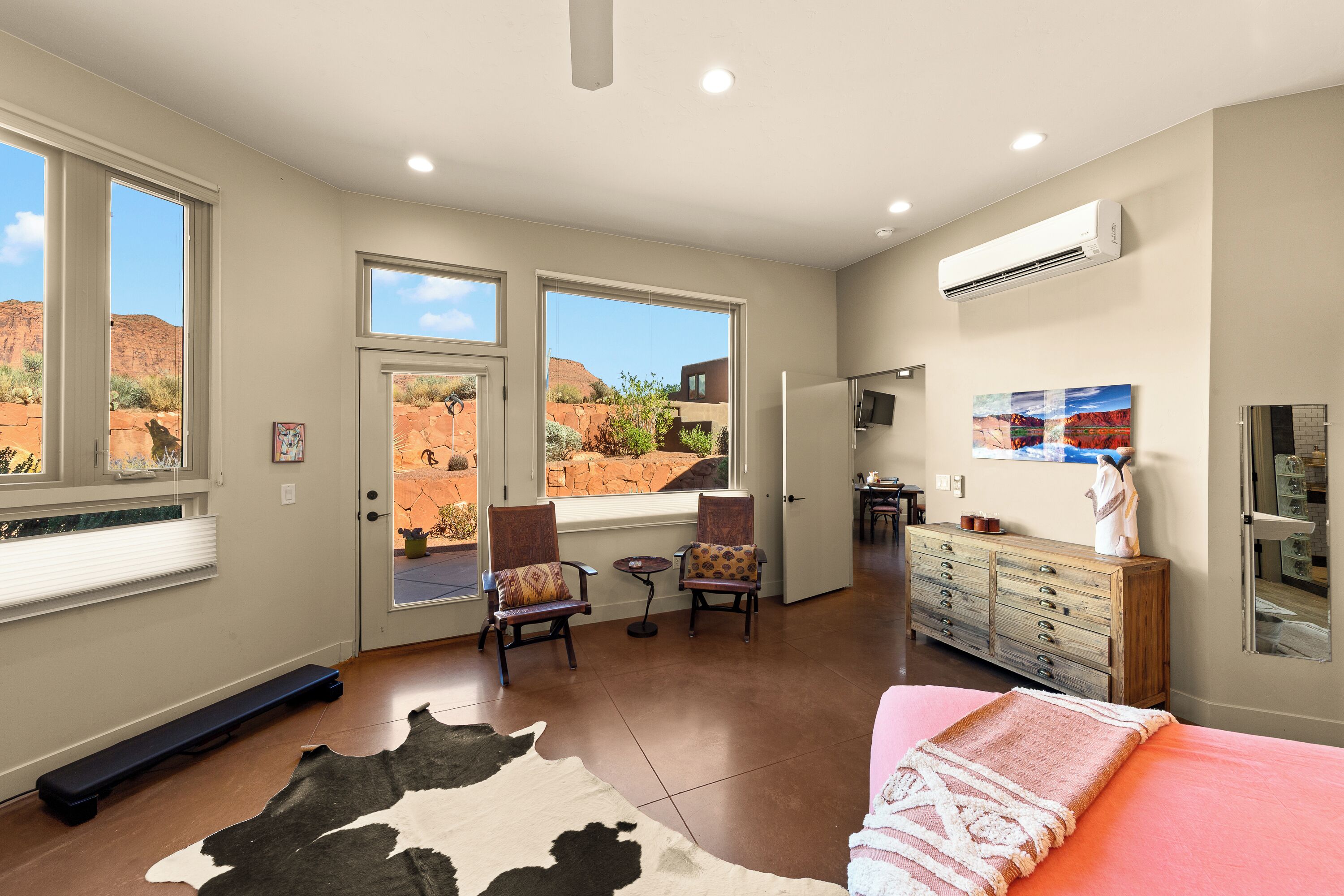 1 室のベッドルーム、デスク、アイロン / アイロン台、WiFi (無料)