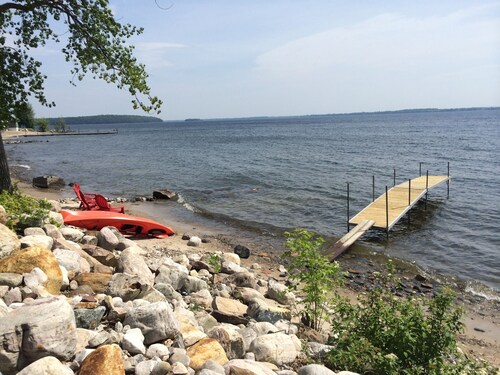 Seeufer, Privatstrand, Dock, Kajaks, Paddelboot und tierfreundlich!