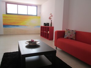 TV, DVD player, books, stereo