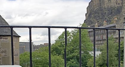 Genuine Castle View (Grassmarket)