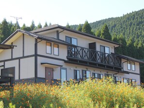 Loftsrom, ikke-røyk (Up to 5 people including children) | 1 soverom, wi-fi (inkludert) og sengetøy