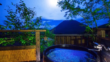 วิลล่า, ปลอดบุหรี่, อาคารเสริม (With Open-Air＆Indoor Bath) | ห้องน้ำ | อ่างอาบน้ำและฝักบัวแยกจากกัน, อ่างอาบน้ำแบบแช่ตัว, ของใช้ในห้องน้ำฟรี