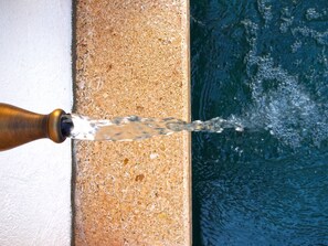 Dusj, hårføner og håndklær