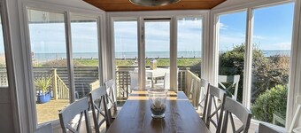 Sea Front Luxury Beach House, Panoramic Views, Direct Beach access, West Sussex
