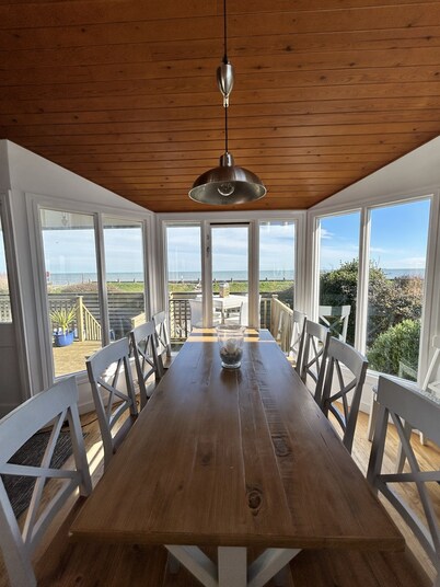 Sea Front Luxury Beach House, Panoramic Views, Direct Beach access, West Sussex