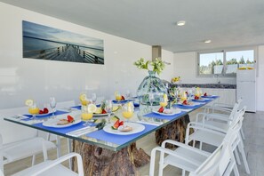 Dining - Villa with detached house, air conditioning, wifi, garden, private swimming pool (Inca)