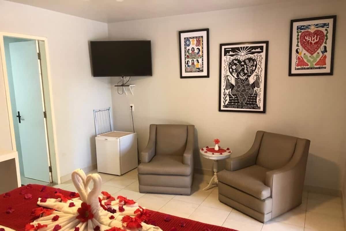 Minibar, iron/ironing board, free WiFi, bed sheets