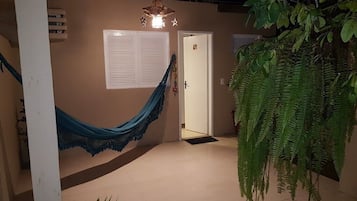 Duplo com varanda | Frigobar, ferros/tábuas de passar roupa, Wi-Fi de cortesia