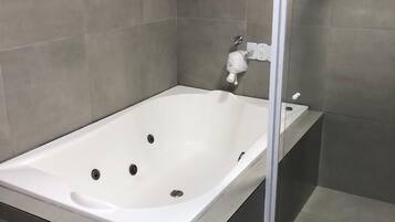 Private spa tub
