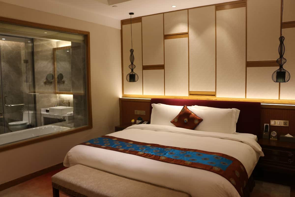 Kamar Double | Minibar, meja kerja, tirai kedap cahaya, dan Wi-Fi gratis