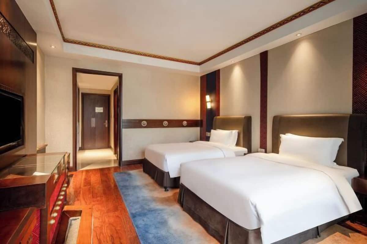Minibar, meja kerja, tirai kedap cahaya, dan Wi-Fi gratis