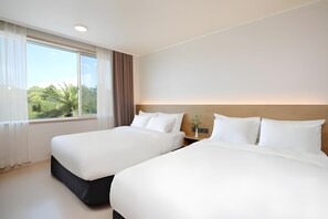 Cortinas blackout, tabla de planchar con plancha y wifi gratis