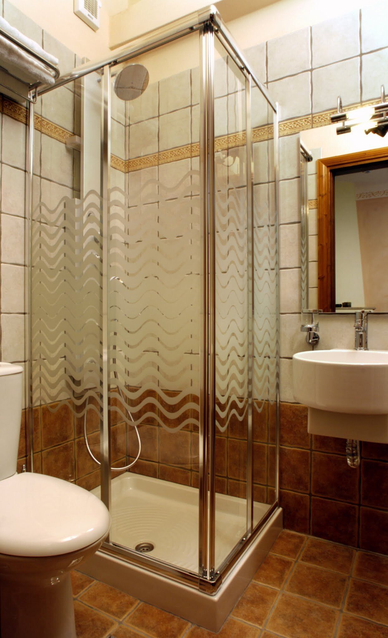 Dusche, Whirlpool, Haartrockner, Handtücher