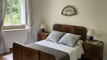 6 Schlafzimmer, Bügeleisen/Bügelbrett, Bettwäsche