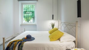 3 makuuhuonetta, työpöytä, silitysrauta/-lauta, ilmainen Wi-Fi