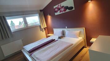 2 bedrooms, in-room safe, free WiFi, bed sheets