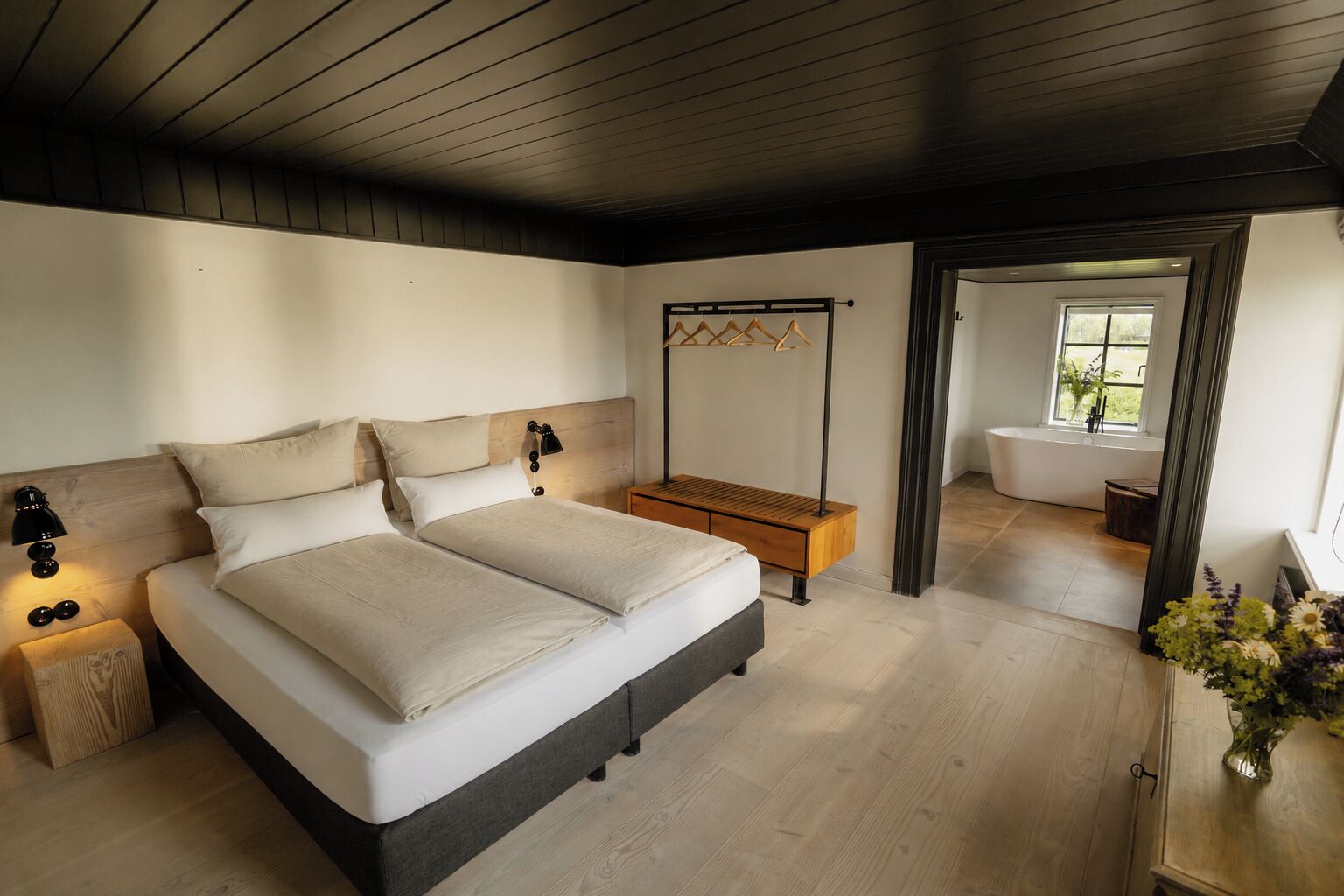 4 Schlafzimmer, Bügeleisen/Bügelbrett, Internetzugang, Bettwäsche