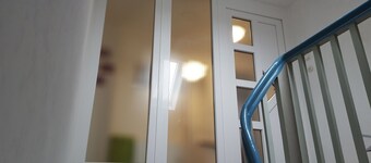 Appartement avec 3 chambres simples! Connexion de métro! Wi-Fi gratuit