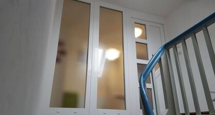 Vacation apartment with 3 separate bedrooms! Subway connection! Free WLAN