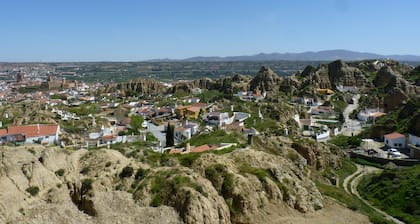Troglodyte house with large patio and barbecue; Private and closed parking