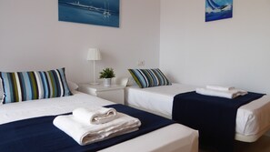 3 chambres, fer et planche à repasser, lit parapluie, Wi-Fi gratuit