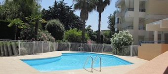4-PERSON APARTMENT AIR-CONDITIONED SWIMMING POOL PARKING AND WIFI