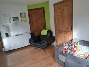 TV, DVD player, books