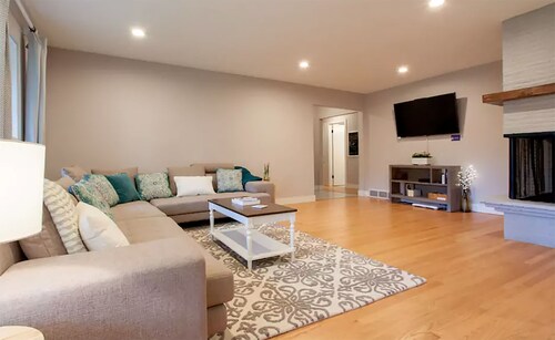 Most Family Friendly Listing in Portland - Keep the Conveniences of Home!