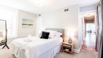 3 Schlafzimmer, Schreibtisch, BĂŒgeleisen/BĂŒgelbrett, kostenloses WLAN