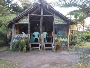รับประทานอาหารกลางแจ้ง