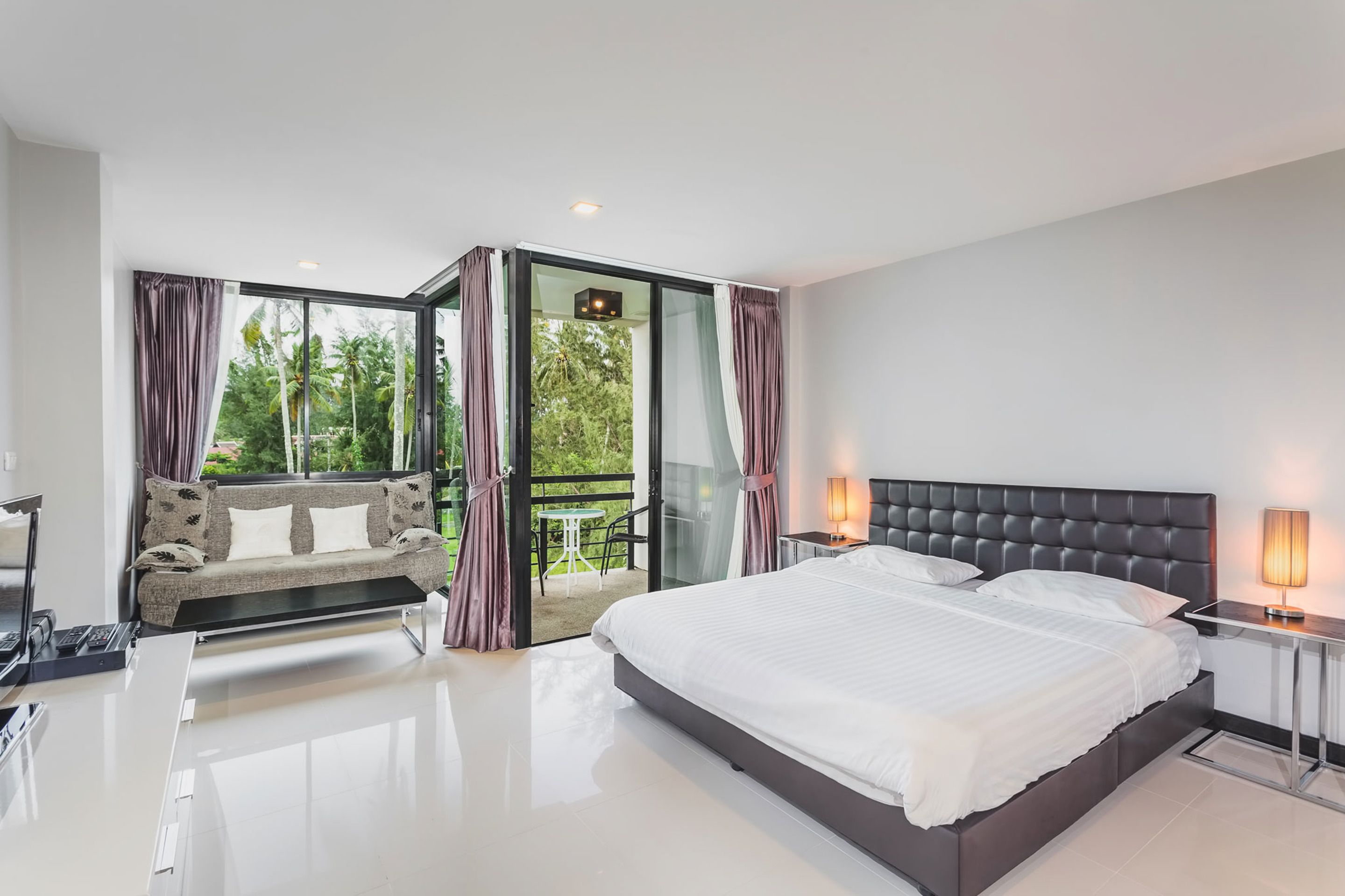 1 bedroom, in-room safe, iron/ironing board, free WiFi