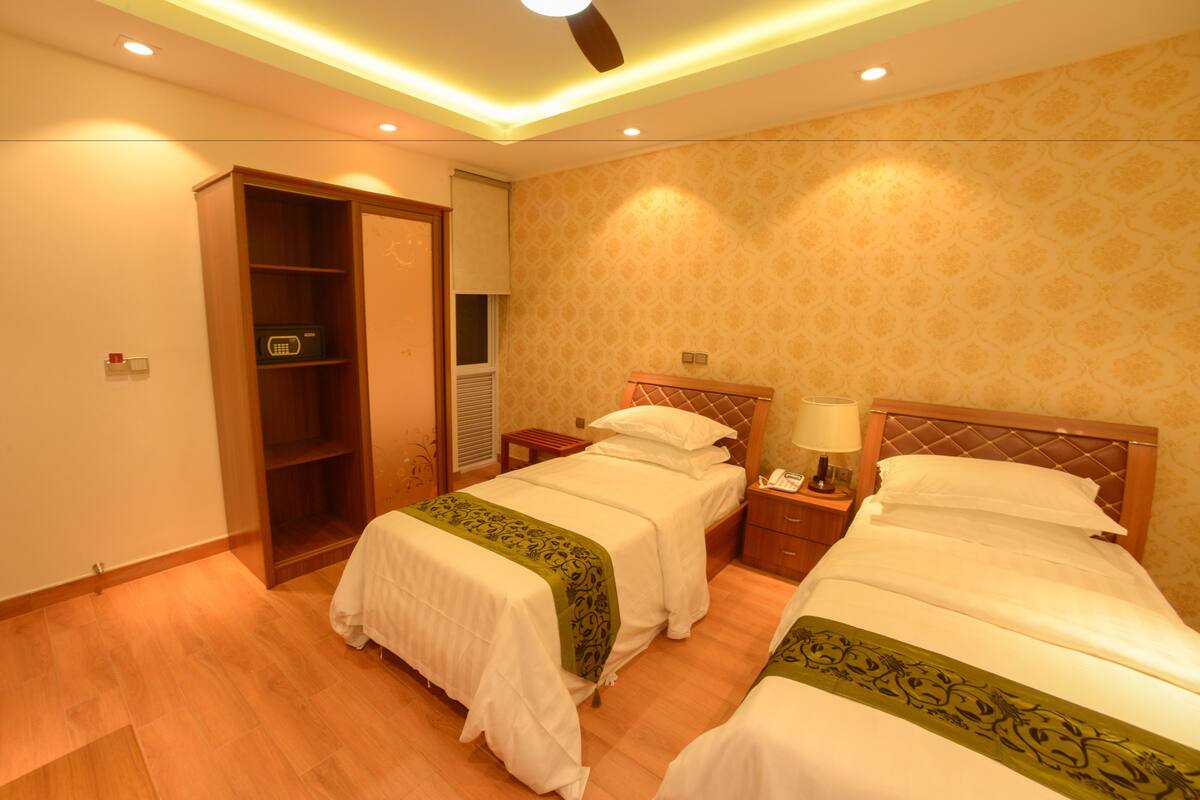 Deluxe Double or Twin Room | Premium bedding, in-room safe, desk, free WiFi