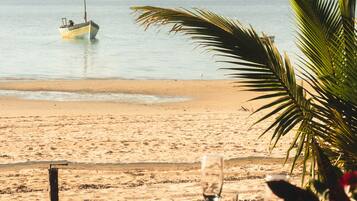 Am Strand, Kajakfahren, Rudern/Kanufahren