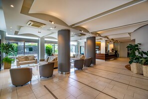 Lobby sitting area - Hotel Ras (Gatteo)