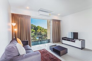 Flat-screen TV - Condo in Karon in Chic Condo - Unit B708 (Karon)