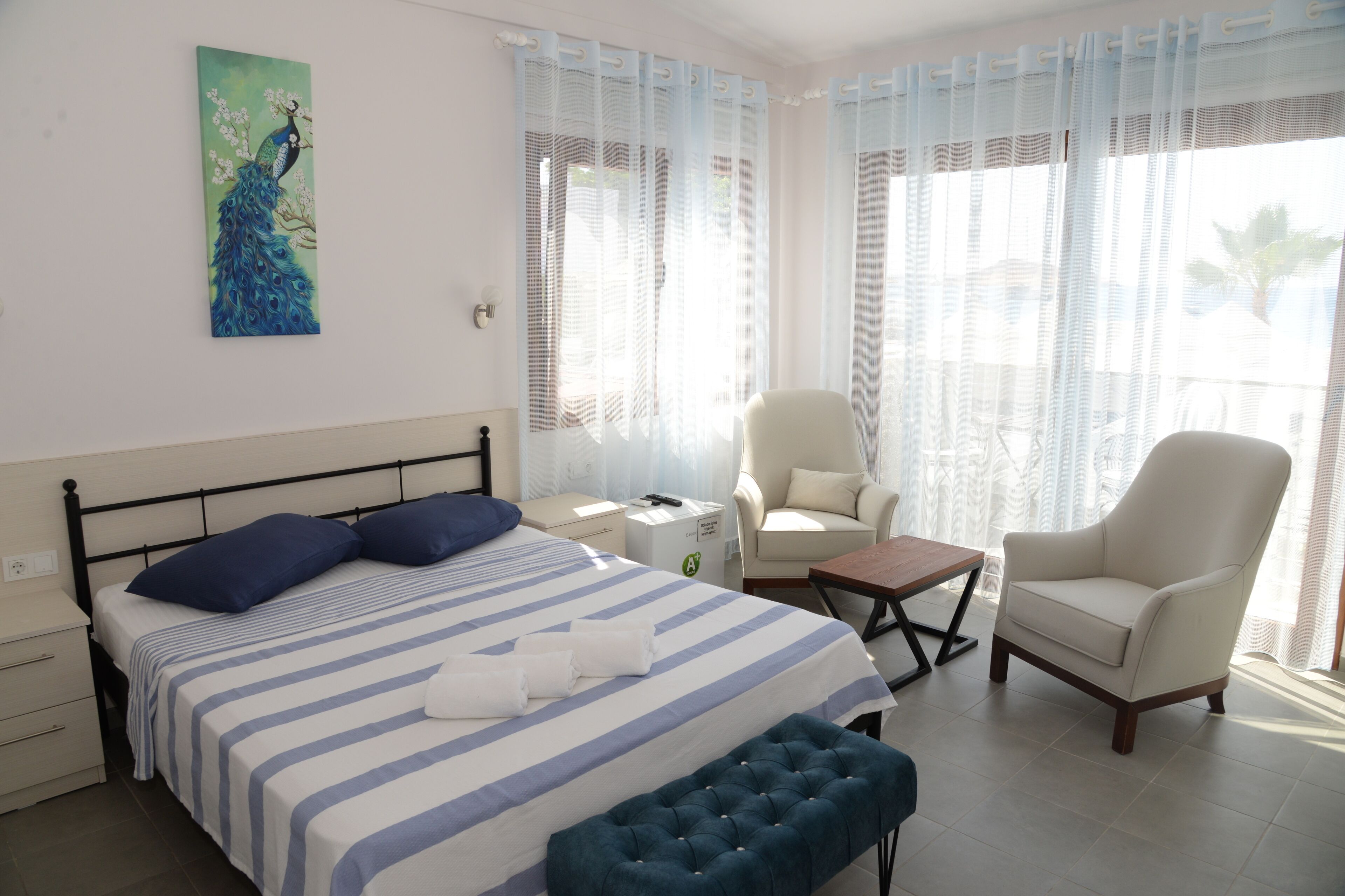 standard double room | 1 bedroom, in-room safe, blackout curtains, free wifi