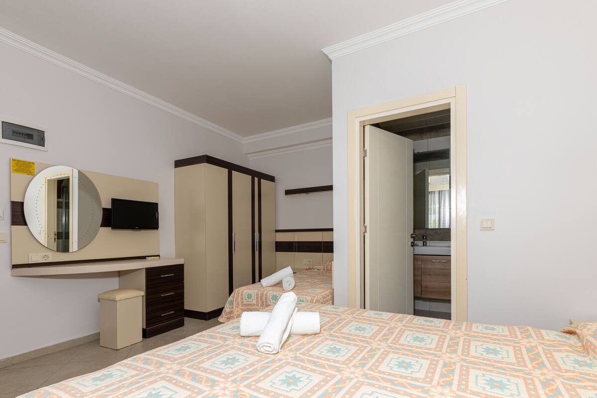 1 bedroom, in-room safe, blackout curtains, free wifi