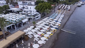 Plage privée, sable blanc, navette gratuite vers la plage