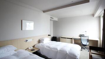 Schreibtisch, schallisolierte Zimmer, Bügeleisen/Bügelbrett