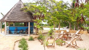 Bar à beira da piscina