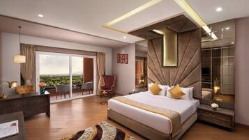 Premium bedding, in-room safe, desk, laptop workspace