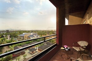 Premium bedding, in-room safe, desk, laptop workspace - Saya Grand Resort By Treat Thane (Bhiwandi)