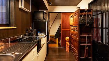 Suíte luxo | Cozinha privada | Geladeira, micro-ondas, cooktop, chaleira elétrica