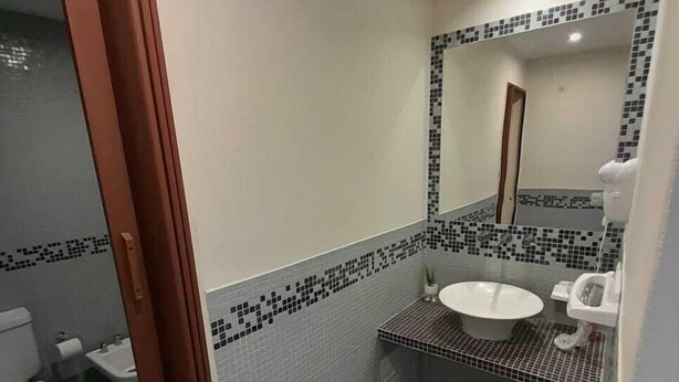 Deluxe Suite | Bathroom
