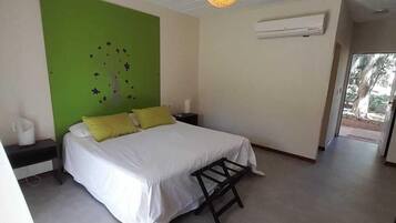 Deluxe Suite | Minibar, in-room safe, soundproofing, free cribs/infant beds