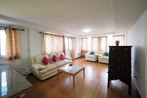 Suite | Soundproofing, free WiFi