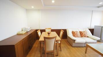 Suite | In-room dining