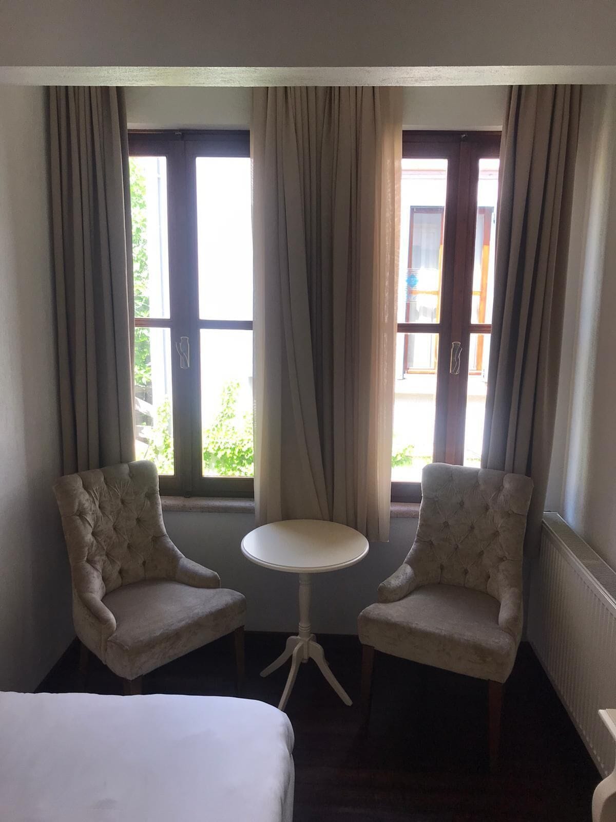 twin room | in-room safe, desk, free wifi, bed sheets