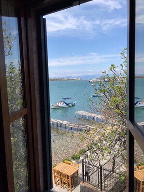 Chambre Standard, vue partielle sur la mer